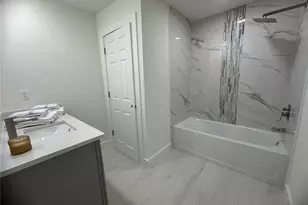 106 Sinclair St SE, Port Charlotte, FL 33952 - Photo 12