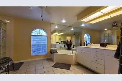 2720 SW 51st St, Cape Coral, FL 33914 - Photo 12