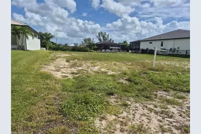 719 NW 39th Ave, Cape Coral, FL 33993 - Photo 8
