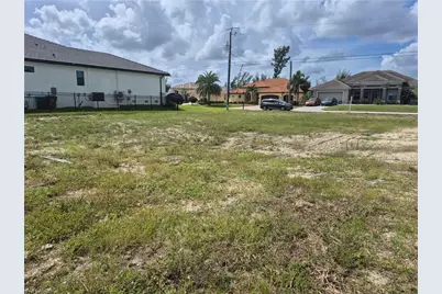 719 NW 39th Ave, Cape Coral, FL 33993 - Photo 6