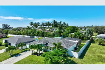 1306 SW 4th Pl, Cape Coral, FL 33991 - Photo 8