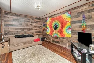 102 3rd St, Fort Myers, FL 33907 - Photo 8