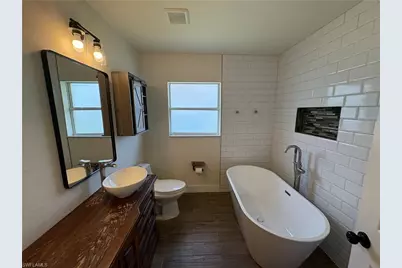 1417 NE 4th Pl, Cape Coral, FL 33909 - Photo 16