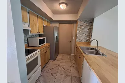 1238 SE 24th Ave, Cape Coral, FL 33990 - Photo 4