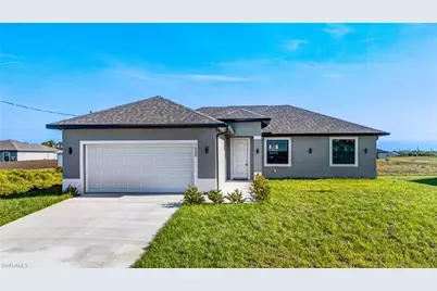 9018 W Castle Cir, Labelle, FL 33935 - Photo 1