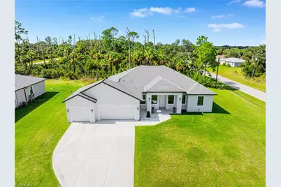 1158 E Benbow Cir, Labelle, FL 33935 - Photo 1
