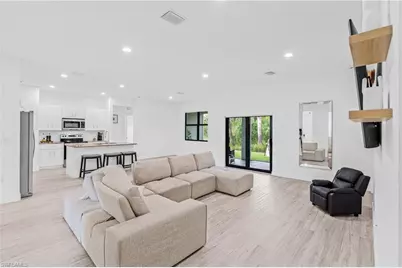 1158 E Benbow Cir, Labelle, FL 33935 - Photo 8