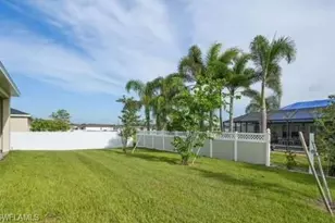 1009 Jacaranda Pkwy E, Cape Coral, FL 33909 - Photo 2