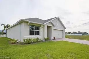 1009 Jacaranda Pkwy E, Cape Coral, FL 33909 - Photo 22