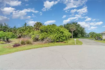 254 Spring Dr, Rotonda West, FL 33947 - Photo 4