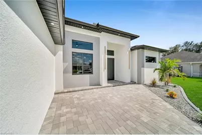 805 SW 10th Pl, Cape Coral, FL 33991 - Photo 4