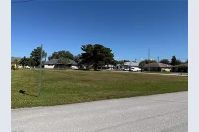 118 SW 31st Ter, Cape Coral, FL 33914 - Photo 4