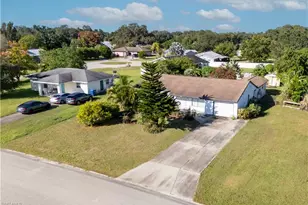 4056 S Edgewater Cir, Labelle, FL 33935 - Photo 2