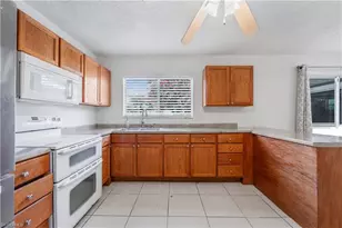 4056 S Edgewater Cir, Labelle, FL 33935 - Photo 12