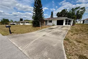 320 Hollywood St, Lehigh Acres, FL 33936 - Photo 2