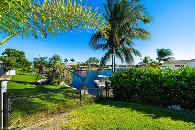 2419 Country Club Blvd, Cape Coral, FL 33990 - Photo 28