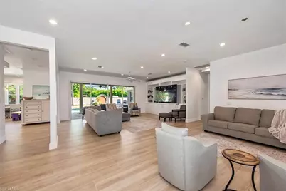 729 Dean Way, Fort Myers, FL 33919 - Photo 4