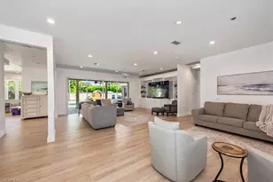 729 Dean Way, Fort Myers, FL 33919 - Photo 4