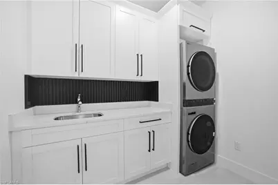 866 SW 18th St, Cape Coral, FL 33991 - Photo 8