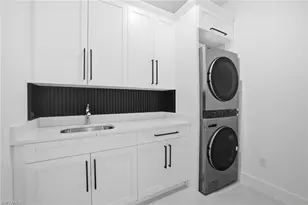 866 SW 18th St, Cape Coral, FL 33991 - Photo 8