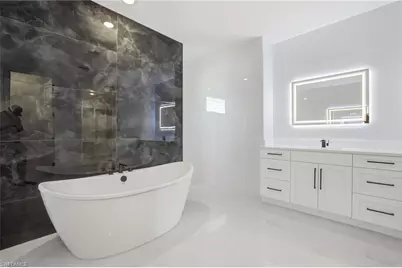 866 SW 18th St, Cape Coral, FL 33991 - Photo 10