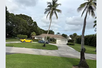 690 Murex Dr, Naples, FL 34102 - Photo 2