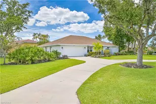 28211 Winthrop Cir, Bonita Springs, FL 34134 - Photo 4