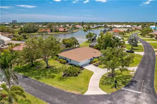 28211 Winthrop Cir, Bonita Springs, FL 34134 - Photo 10