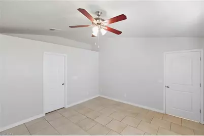 912 Lincoln Ave, Lehigh Acres, FL 33972 - Photo 18