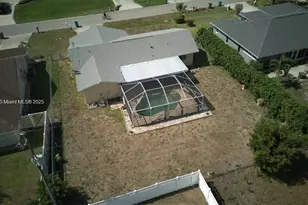 915 SE 20th St, Cape Coral, FL 33990 - Photo 1