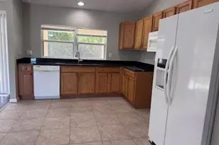 2805 15th St SW, Lehigh Acres, FL 33976 - Photo 4