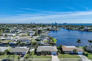 4536 Vinsetta Ave, North Fort Myers, FL 33903 - Photo 34