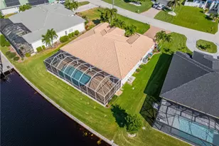 2202 SE 19th Pl, Cape Coral, FL 33990 - Photo 32