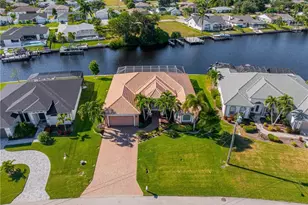 2202 SE 19th Pl, Cape Coral, FL 33990 - Photo 2