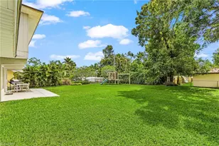 1060 Cooper Dr, Naples, FL 34103 - Photo 28