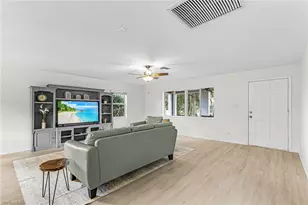 1060 Cooper Dr, Naples, FL 34103 - Photo 4