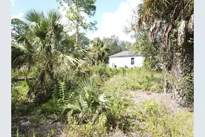 605 Broadway Ave, Lehigh Acres, FL 33972 - Photo 10