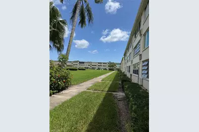 8101 11th N St N #320, Saint Petersburg, FL 33702 - Photo 42