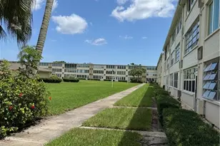 8101 11th N St N, Saint Petersburg, FL 33702 - Photo 42