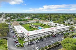 8101 11th N St N, Saint Petersburg, FL 33702 - Photo 2