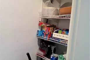 8101 11th N St N, Saint Petersburg, FL 33702 - Photo 14