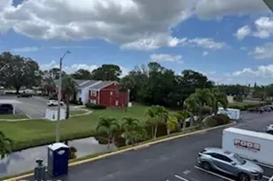 8101 11th N St N, Saint Petersburg, FL 33702 - Photo 4