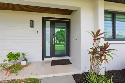 2619 SE 17th Ave, Cape Coral, FL 33904 - Photo 2