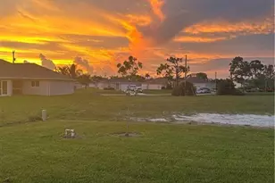 1613 N Gator Cir, Cape Coral, FL 33909 - Photo 26