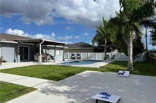 852 NE 7th Pl, Cape Coral, FL 33909 - Photo 6