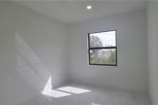 1631 NE 34th St, Cape Coral, FL 33909 - Photo 8