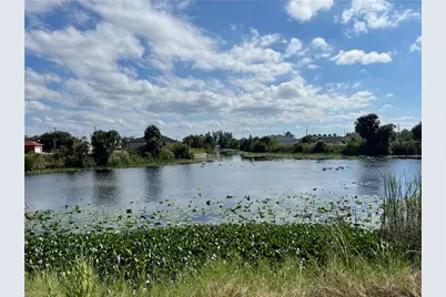 1126 NE 39th St, Cape Coral, FL 33909 - Photo 2