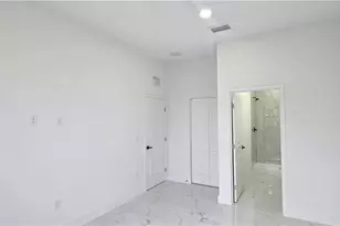 306 NE 10th Terrace, Cape Coral, FL 33909 - Photo 8