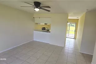 1302 NE 9th St, Cape Coral, FL 33909 - Photo 4