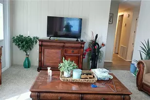 515 Blossom Ct, North Fort Myers, FL 33917 - Photo 4